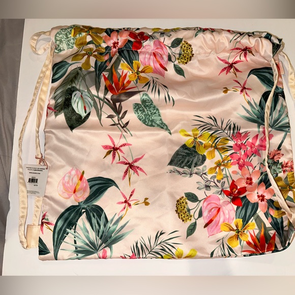 Floral Drawstring Backpack - Picture 4 of 6